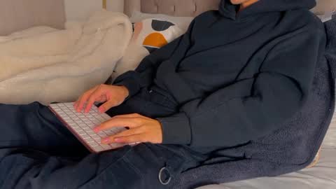 shydude666 online show from December 3, 10:41 pm