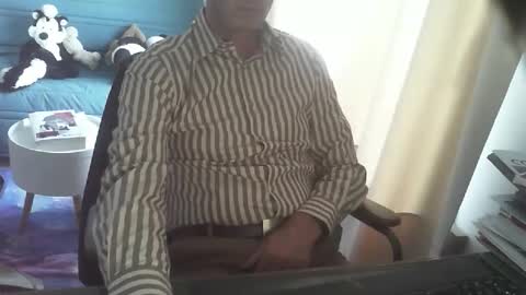 shyfrenchcock online show from October 28, 3:47 pm