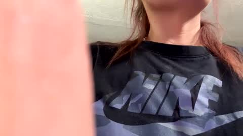 Snapshot of shyg1r1 chatting on January 13, 1:06 pm Sasha online show from January 13, 1:06 pm