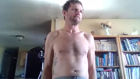 Snapshot of shyguy9387 chatting on January 2, 5:50 pm shyguy9387 online show from January 2, 5:50 pm