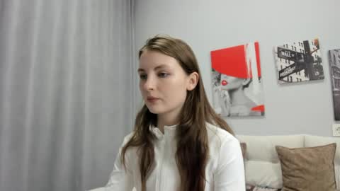 Snapshot of shyly_lisa chatting on May 30, 1:46 am shyly_lisa online show from May 30, 1:46 am