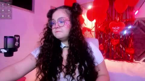 Snapshot of shylysweet chatting on February 18, 5:25 am Shyly online show from February 18, 5:25 am