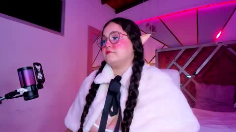 Snapshot of shylysweet chatting on February 25, 5:28 am Shyly online show from February 25, 5:28 am