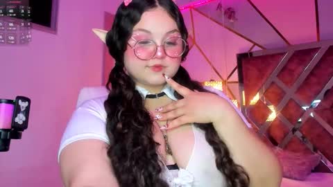 Snapshot of shylysweet chatting on February 26, 6:23 am Shyly online show from February 26, 6:23 am