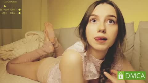 Snapshot of shypeachmaru chatting on April 29, 4:11 pm Mary online show from April 29, 4:11 pm
