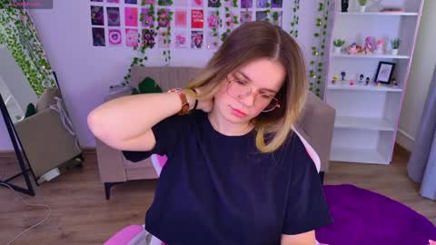 shyprincess_kelly online show from April 3, 7:06 am
