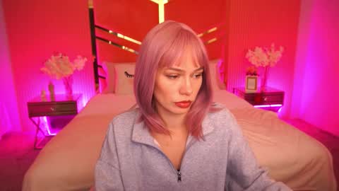 Snapshot of shyysiren chatting on October 5, 7:17 am shyysiren online show from October 5, 7:17 am