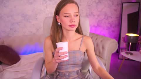 Snapshot of shyysiren chatting on October 23, 7:29 am shyysiren online show from October 23, 7:29 am