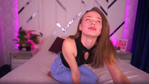 Snapshot of shyysiren chatting on November 6, 3:02 pm shyysiren online show from November 6, 3:02 pm