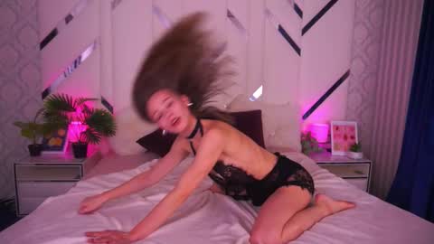 Snapshot of shyysiren chatting on November 18, 3:49 pm shyysiren online show from November 18, 3:49 pm