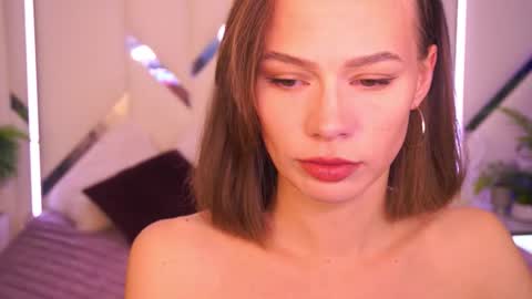 Snapshot of shyysiren chatting on December 2, 9:03 am shyysiren online show from December 2, 9:03 am