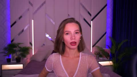 Snapshot of shyysiren chatting on December 4, 8:45 am shyysiren online show from December 4, 8:45 am