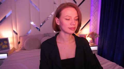 shyysiren online show from May 12, 1:19 pm