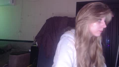 Snapshot of sia_events chatting on December 19, 4:58 pm Anastasia online show from December 19, 4:58 pm