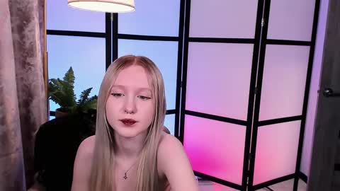 Sia online show from March 27, 5:56 pm