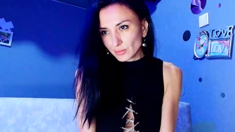 Snapshot of siaconna chatting on November 28, 7:00 am Siaconna online show from November 28, 7:00 am