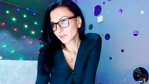 Snapshot of siaconna chatting on November 30, 8:07 am Siaconna online show from November 30, 8:07 am