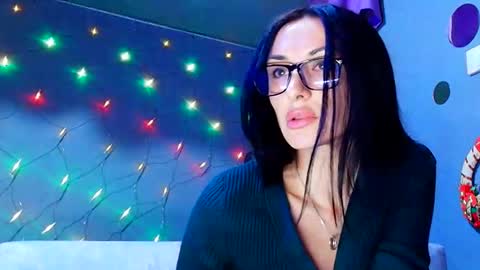 Snapshot of siaconna chatting on January 9, 8:28 am Siaconna online show from January 9, 8:28 am