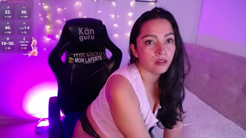 Snapshot of siara_belle chatting on March 29, 9:48 pm Siara online show from March 29, 9:48 pm