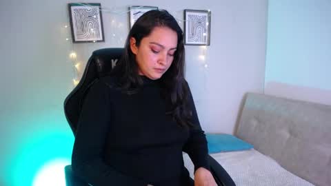 Snapshot of siara_belle chatting on April 1, 9:34 pm Siara online show from April 1, 9:34 pm