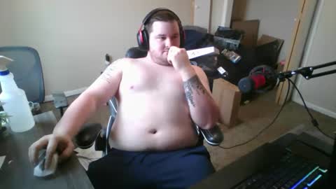 Snapshot of sideswitch chatting on February 1, 8:51 pm sideswitch online show from February 1, 8:51 pm