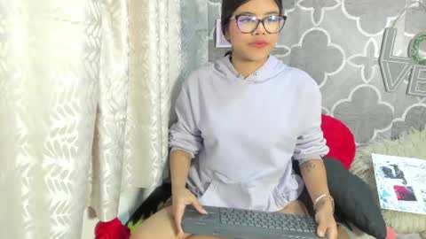 sidney_brownn online show from June 11, 4:32 am