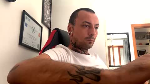 Snapshot of sidvicious23cm chatting on September 24, 8:28 am sidvicious23cm online show from September 24, 8:28 am