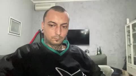 Snapshot of sidvicious23cm chatting on January 15, 6:22 pm sidvicious23cm online show from January 15, 6:22 pm