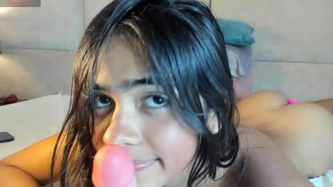 Snapshot of sienastone chatting on December 29, 11:08 pm SIENA STONE online show from December 29, 11:08 pm