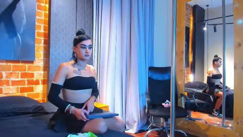 Snapshot of sienna_dark chatting on March 12, 11:27 am SinnaDark online show from March 12, 11:27 am