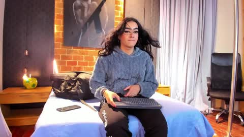 Snapshot of sienna_dark chatting on March 29, 11:10 am SinnaDark online show from March 29, 11:10 am