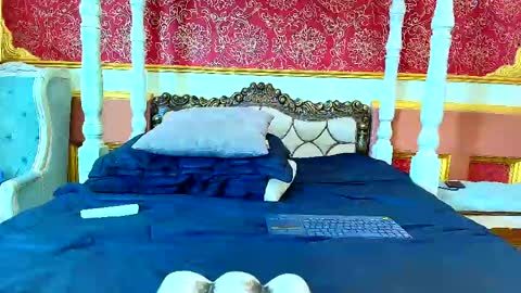 SinnaDark online show from May 15, 1:29 pm