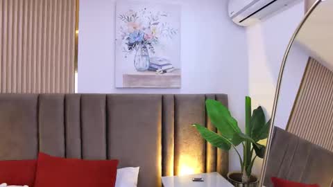 Snapshot of sienna_lorengb chatting on October 21, 12:17 pm Camila Vargas online show from October 21, 12:17 pm