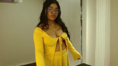 Snapshot of sienna_valexx chatting on October 3, 11:07 am Sienna online show from October 3, 11:07 am