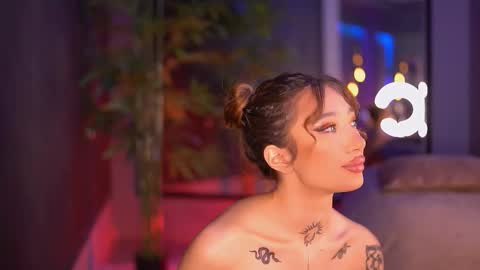 Snapshot of siennajayden chatting on October 27, 6:45 pm Sienna online show from October 27, 6:45 pm