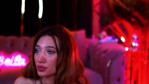 Snapshot of siennajayden chatting on February 18, 7:37 am Sienna online show from February 18, 7:37 am