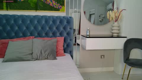 Sienna online show from February 19, 5:03 am