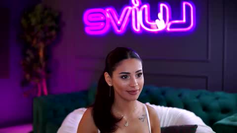 Sienna online show from November 20, 10:26 am