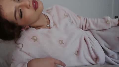 Snapshot of siennasings chatting on May 30, 12:19 am Sienna Sings online show from May 30, 12:19 am