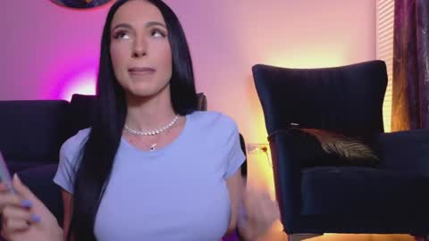 Sienna online show from May 6, 8:03 pm