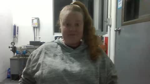 Snapshot of sierra_bby chatting on January 17, 10:42 am sierra_bby online show from January 17, 10:42 am