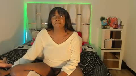 sierra_violet online show from December 9, 11:15 am