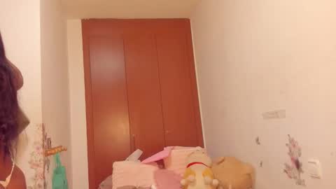 Snapshot of sierra_violet chatting on April 25, 4:37 pm sierra_violet online show from April 25, 4:37 pm