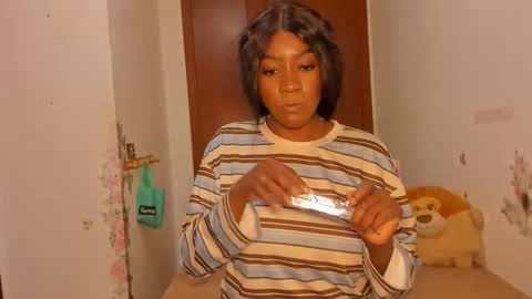 Snapshot of sierra_violet chatting on April 26, 4:04 pm sierra_violet online show from April 26, 4:04 pm