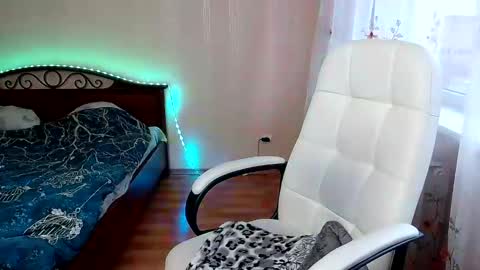 Snapshot of sierrapreston chatting on December 21, 11:22 am sierrapreston online show from December 21, 11:22 am