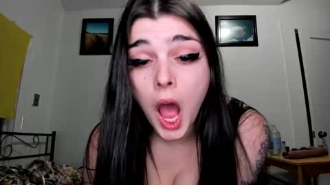 Snapshot of sierrasquirter chatting on February 11, 5:05 am Sierra online show from February 11, 5:05 am