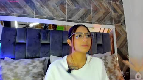    online show from November 30, 4:44 pm