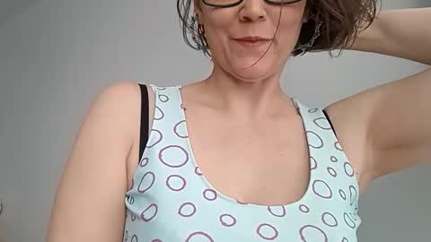 Snapshot of sigbver chatting on February 24, 3:43 pm Bush with a class 3 rating online show from February 24, 3:43 pm