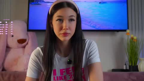 Snapshot of signehinz chatting on April 7, 11:21 am Eva online show from April 7, 11:21 am