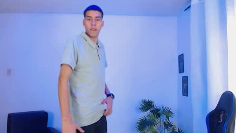 SImon online show from February 4, 1:39 pm